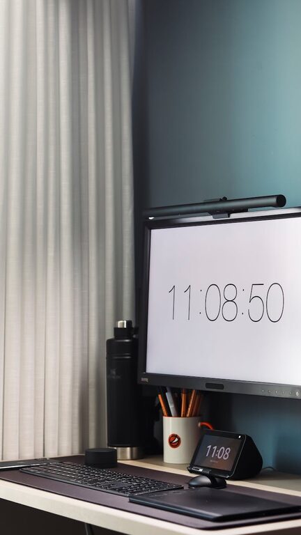 Sfaturi practice pentru o organizare eficientă a spațiului de lucru acasă